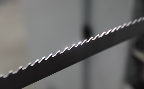 乐山双金属带锯条产生切削噪音的原因具体有哪些？